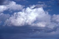 �������� ������� �����  (cumulus mediocris)  Cumulonimbus